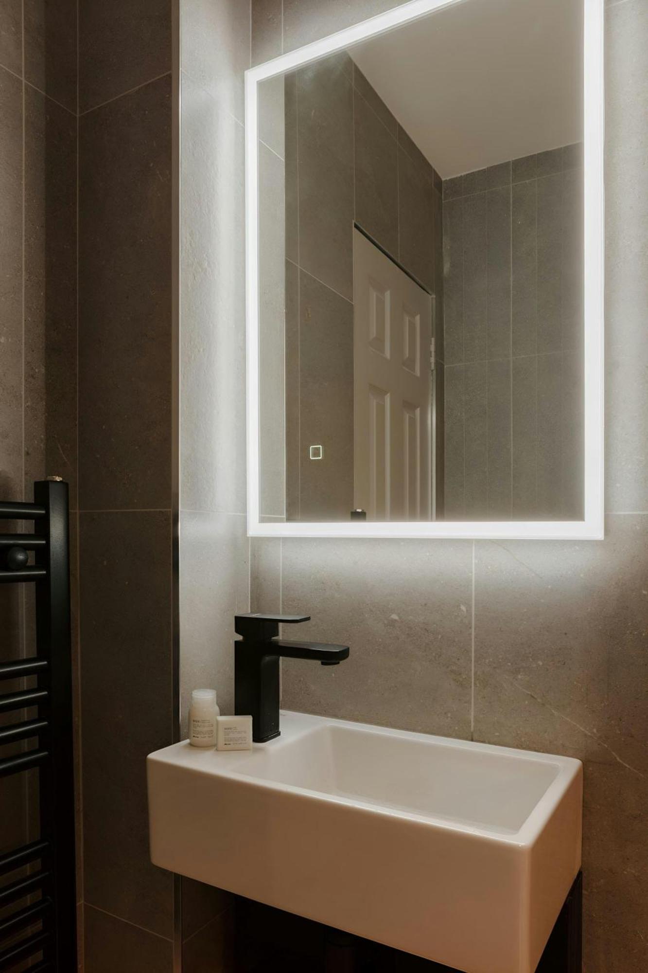 The Earl Hotel Leeson Street, Sonder By Marriott Bonvoy Дублин Экстерьер фото